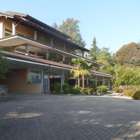Aurora Holiday home Baveno